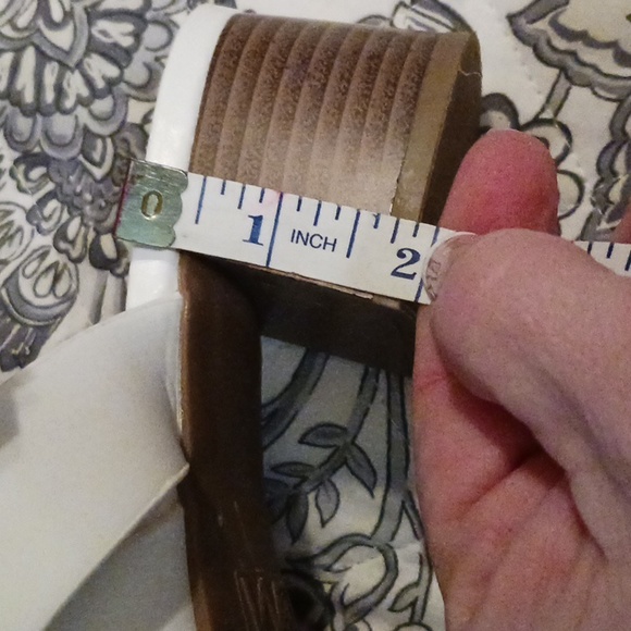 White Chelsea Moreland 2" 8 1/2 wide sandal - Picture 9 of 9